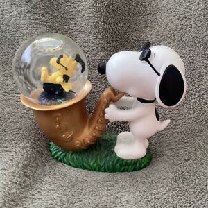 Vintage  Peanuts  Snoopy & Woodstock on Saxophone Snow Globe Joe Cool Jam Rare